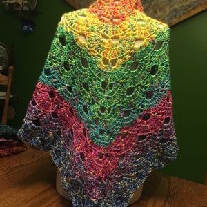 Bubblegum yarn shawl. Large